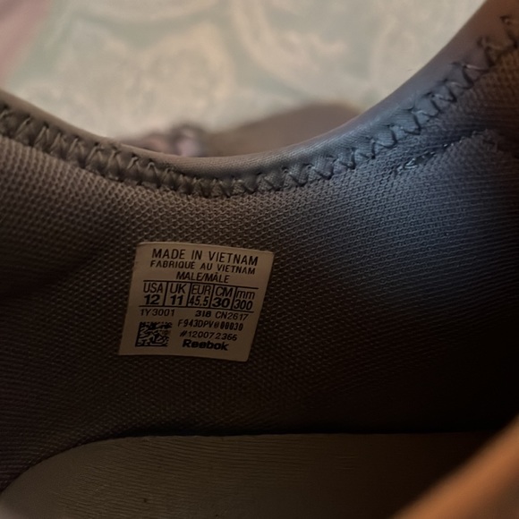 Reebok running shoes - Picture 3 of 4